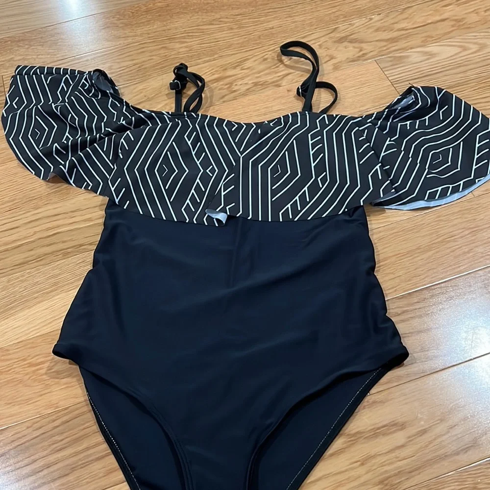Women’s one piece off shoulder swimsuit - Picture 2 of 4